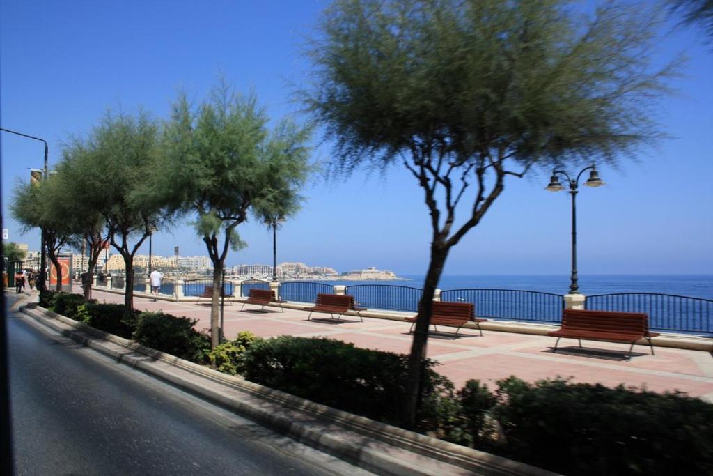 Luxe Apartment With Valletta And Harbour Views Сліма Екстер'єр фото