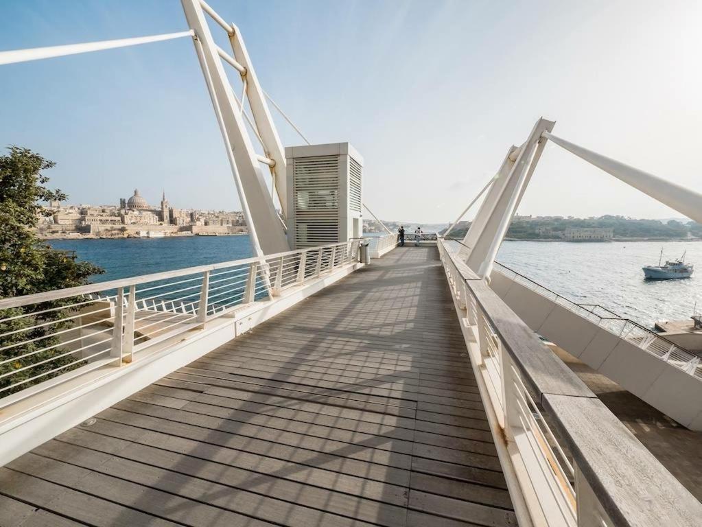 Luxe Apartment With Valletta And Harbour Views Сліма Екстер'єр фото